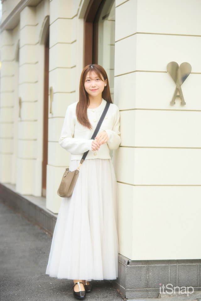 優しげホワイトで好感度バツグン！透けチュールでつくるエレガントワントーン
