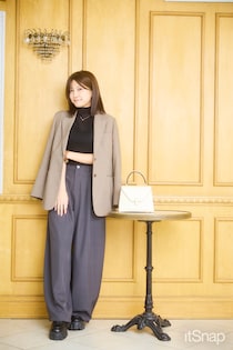 マニッシュジャケット×透け感ニットの大人モードなミニマルLOOK！