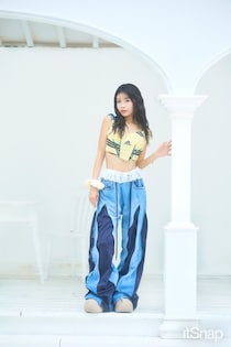 唯一無二のリメイクadidasで視線を独占するスポーティ×甘めなY2Kスタイル♪
