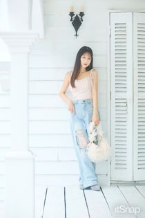 儚げピンク×レースinデニムで今っぽ甘辛フェスコーデが完成♡