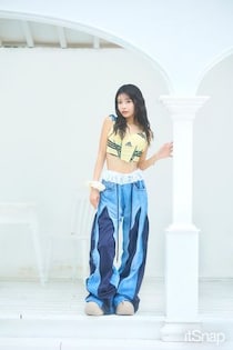 唯一無二のリメイクadidasで視線を独占するスポーティ×甘めなY2Kスタイル♪