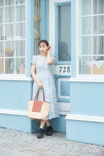 コスパ最強なSHEINの花柄ロングワンピを厚底スニーカーでハズしてカジュアル化☆