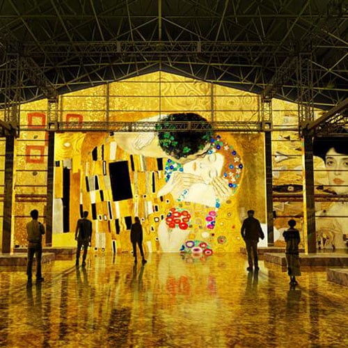 アート好きも納得、これぞ没入型体験。贅沢な海上のミュージアム「ザ・ムービアム ヨコハマ」