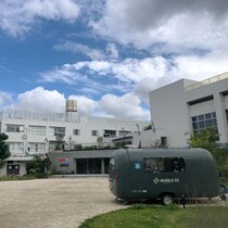 世田谷区の廃校が、洗練された大人のたまり場へ。「HOME/WORK VILLAGE」がグランドオープン