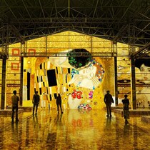 アート好きも納得、これぞ没入型体験。贅沢な海上のミュージアム「ザ・ムービアム ヨコハマ」