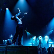 ニューヨークで始まった究極のイマーシブシアター『LIFE AND TRUST』