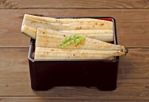 ふっくら肉厚＆旨みたっぷり！仁淀川の伏流水で育ったうなぎの白焼き