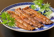 2025年ふるさと納税アワードNo.1は「うなぎの炭火焼」！上質なうなぎを創業100年の老舗の職人技とタレで味わう