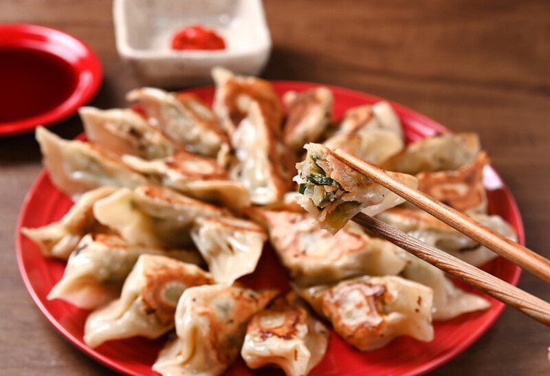 鶏ガラスープが練り込まれた具と皮の旨みがクセになる手作り餃子／【連載】達人おすすめのお取り寄せ