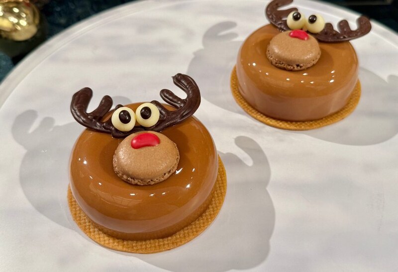 帝国ホテルクリスマス2025赤鼻のトナカイ