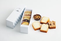 スイーツの街、神戸の行列店で人気の焼き菓子を集めたアソート