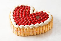 ハート型がかわいい！まさに王道のおいしさの木苺レアチーズケーキ