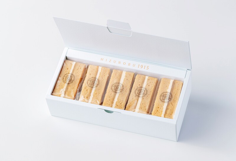 バナナスイーツのイメージが覆される、老舗フルーツ店が作る爽やかなヴィクトリアケーキ