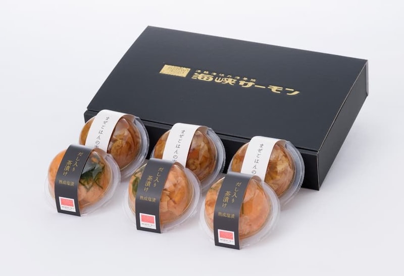手軽がうれしい!ほぐし身も旨みもたっぷり「海峡サーモン」のお茶漬け&まぜこはんの素