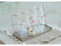哺乳瓶から水筒まで長く使える！スポンジまで立てられる多機能水切りスタンドが登場