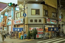 【東大阪】「年中あります」の看板に、先代の背中を見た。【淡路屋】