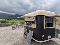 ジブリが好きな店主が握る、おにぎり店がオープン【てとStand】