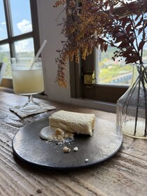 【山口カフェ】『フタマタセコーヒー』――宇部市の歴史ある酒蔵で楽しむお酒とコーヒーとスイーツ