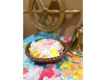 環境に配慮した「エコ花びら」で優しい海洋供養。海を守る供養へ