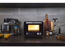 小型家電ピザ窯「電気式窯焼名人mini」が登場。1週間で約6,300台販売！