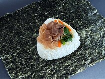 【島根県】島根発の「おむすび三休」、小学生考案の「島根和牛ビビンバおむすび」が商品化決定！