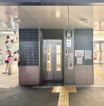 岡山駅東口のこのエレベーターが1階で乗り降りできなくなるみたい。9月25日から12月下旬まで