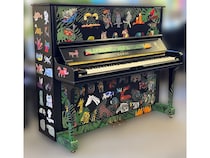 【静岡県】河合楽器製作所、障がいのあるアーティストが描いた作品で彩ったラッピングピアノ公開