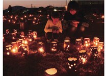 【岐阜県土岐市】盆踊りやマルシェ、学校給食も楽しめる「のびたフェスタ」開催。夜はランプシェードと竹あかりが土岐川を彩る