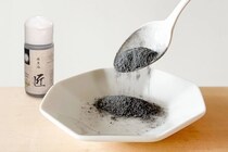 麻炭塩「匠」に 30gサイズが新登場。調理はもちろん、ファスティング時にもおすすめ