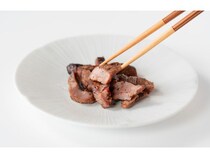 【宮城県】自然解凍で“焼きたての香ばしさ”を再現。陣中が新商品「焼きたて陣中牛タン」を発売