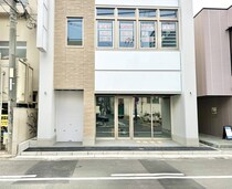【岡山市北区】平和町の新ビルに「炉酒恩のじ」って炉端居酒屋がオープンするみたい