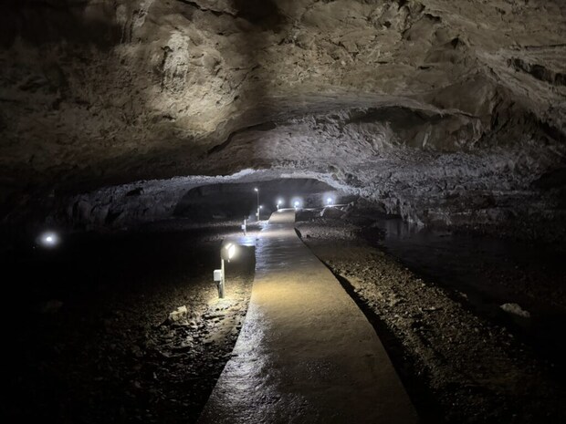 『景清洞』内部、通路の写真➁。