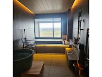 【福井県あわら市】グランディア芳泉の最上階に、メゾネットタイプのサウナ付き特別客室「瑠璃」誕生！