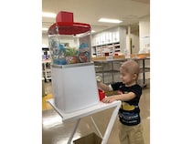 購入すると病気と闘う子ども達にガチャガチャを贈れる「チャリティ米」販売中