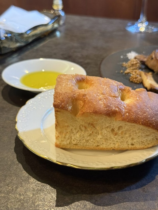 Trattoria ALBERI（トラットリア アルベリ）フォカッチャの写真。