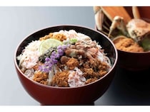 【大阪府大阪市】「名物 ずわいがに丼」阪急うめだ本店で発売。鳥取の蟹料理の名店 かにまつば監修