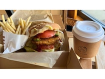 【三重県桑名市】「ハーモニーカフェ」が「くわなコロッケバーガーセット」1日5セット限定で発売