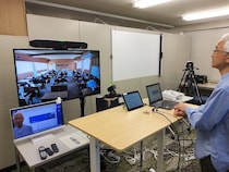 【島根県】離島の教育格差是正を目指して電子黒板「ミライタッチ」を導入した遠隔授業を開始