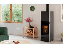 厳しいレベルの排出ガス規制をクリアした、蓄熱薪ストーブ販売中！