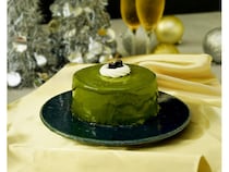 宮崎県都城市の名茶×濃厚ショコラのクリスマスケーキ「グラサージュショコラ抹茶」