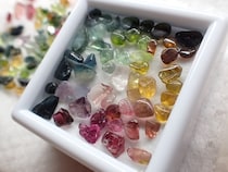 【兵庫県伊丹市】見て、触れて、遊べる！鉱物＆カフェ Mineral Muruが初心者向けワークショップを新設