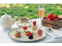 【静岡県伊豆の国市】3種の食べ比べやシェフ監修のスイーツも！「IZU ARTH FARM」で贅沢ないちご狩り