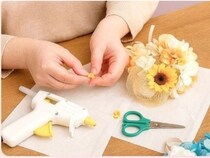 ワイヤーを一切使わない、「やわらか花かんむり」のインストラクター講座開講！