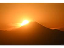 【東京都豊島区】「サンシャイン60展望台」の天体鑑賞会で希少なダイヤモンド富士、冬の満月を堪能