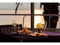 【神奈川県三浦市】リビエラシーボニアマリーナがクリスマス企画を実施中。海の幸と星空グランピングを楽しむ