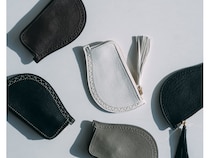 “午年”を祝う青森県産馬革キーコインケース発売。青森の冬祭り「えんぶり」がモチーフ