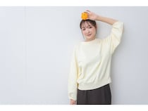 福岡発サステナブルブランド「rrrrrrrrr」みかんの果皮などで染めたスウェットを発売