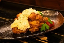 【東大阪】宮崎のチキン南蛮と大阪の笑い声のある小さな酒場。【布施酒場かい】