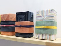 【東京都中央区】使い続ける贈答体験。つつみ屋工房、小倉 縞縞の風呂敷を使用した「縞づつみ」を発売