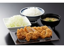 かごしま黒豚を堪能！かつ寿アミュプラザ鹿児島店にて「赤身VS白身」フェア開催